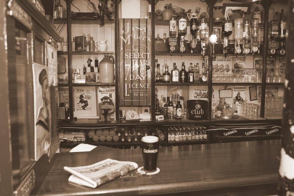 Jim Mcgee'S Hotel Wexford Bagian luar foto